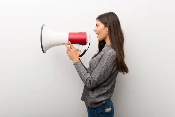 Teenager Girl Isolated White Backgorund Shouting Megaphone Announce Something Lateral — Stock Photo, Image