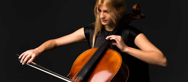 Jong Meisje Spelen Van Cello Geïsoleerde Zwarte Achtergrond — Stockfoto