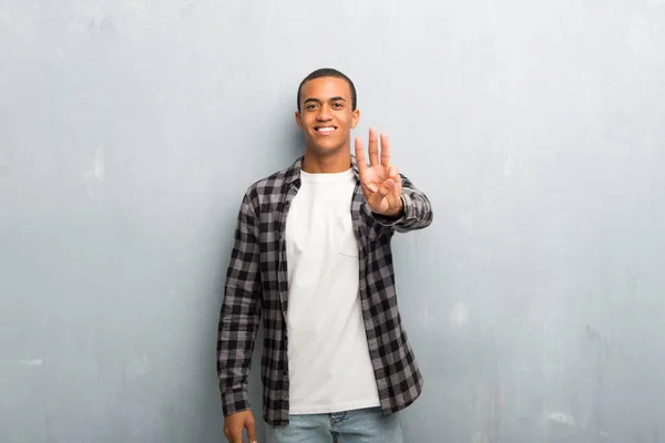 Jovem Afro Americano Com Camisa Xadrez Feliz Contando Três Com — Fotografia de Stock