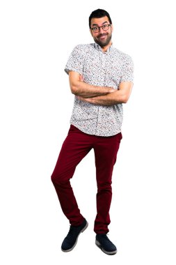 Gözlüklü silah tutmak yakışıklı adam geçti