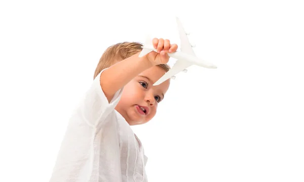 Adorable Bebé Sosteniendo Avión Juguete Sobre Fondo Blanco Aislado — Foto de Stock
