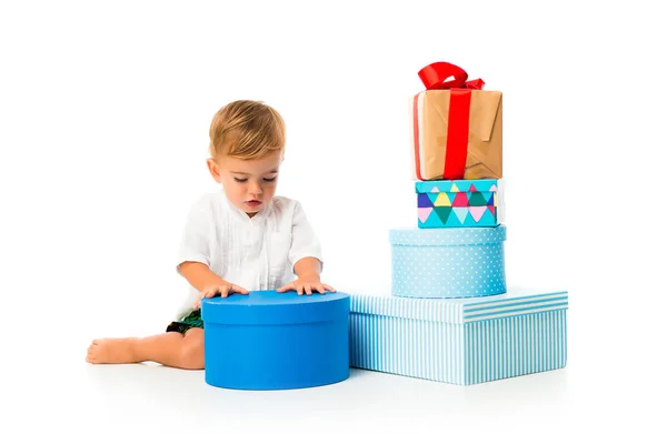 Adorable Petit Bébé Dans Son Anniversaire Avec Beaucoup Cadeaux Sur — Photo