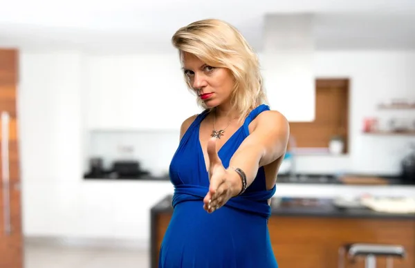 Pregnant Blonde Woman Blue Dress Handshaking Good Deal Her House — Stock Photo, Image