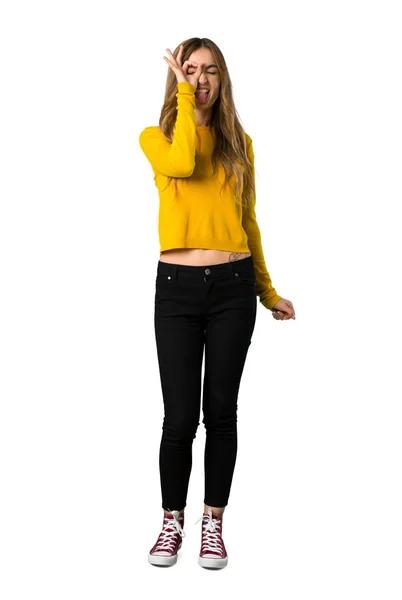 Повнометражний Знімок Молодої Дівчини Жовтим Светром Робить Смішні Божевільні Емоції — стокове фото