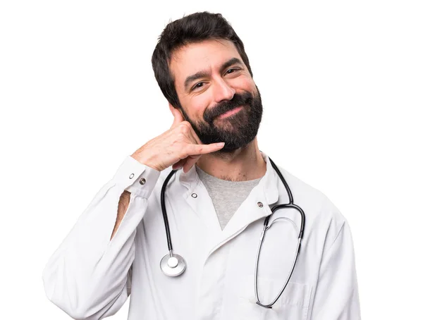 Joven Médico Haciendo Gesto Teléfono Sobre Fondo Blanco — Foto de Stock