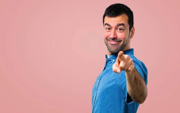 Handsome Man Blue Shirt Points Finger You Pink Background — Stock Photo, Image