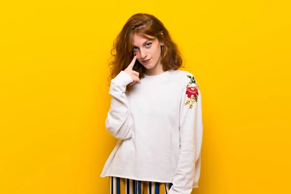 Young Redhead Woman Yellow Wall Looking Front — Stock Photo, Image