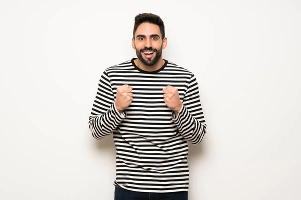 Homem Bonito Com Camisa Listrada Celebrando Uma Vitória Posição Vencedor — Fotografia de Stock