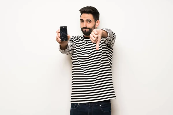 Schöner Mann Mit Gestreiftem Hemd Mit Kaputtem Smartphone Der Hand — Stockfoto