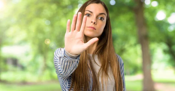 Chica Joven Con Camisa Rayas Haciendo Stop Gesture Negando Una —  Fotos de Stock