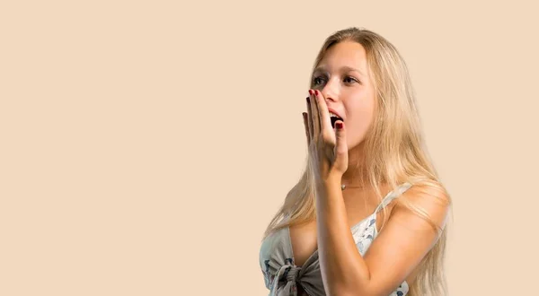 Young Blonde Woman Yawning Covering Wide Open Mouth Hand Sleepy — Stock Photo, Image