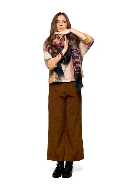 Celovečerní Snímek Mladé Hippie Žena Dělat Zastavit Gesto Rukou Zastavit — Stock fotografie
