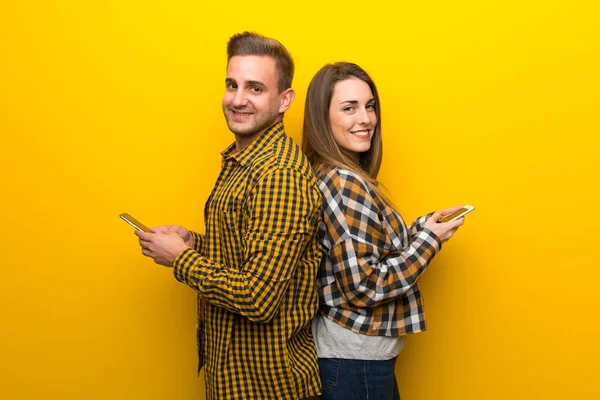 Couple Valentine Day Sending Message Mobile — Stock Photo, Image