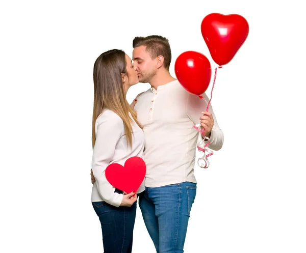 Pareja Día San Valentín Sosteniendo Símbolo Del Corazón Globos — Foto de Stock