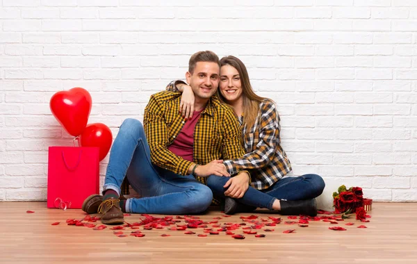 Couple Valentine Day Indoors Hugging — Stock Photo, Image