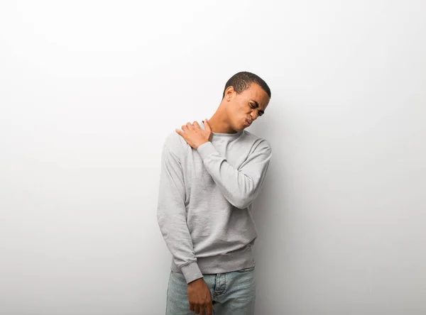 Afro Amerikai Ember Szenved Fájdalom Váll Erőfeszítést Tett Hogy Fehér — Stock Fotó