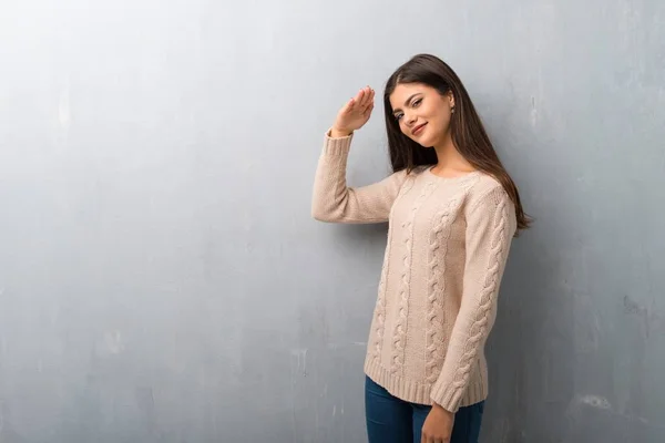 Teenager Girl Sweater Vintage Wall Saluting Hand — Stock Photo, Image