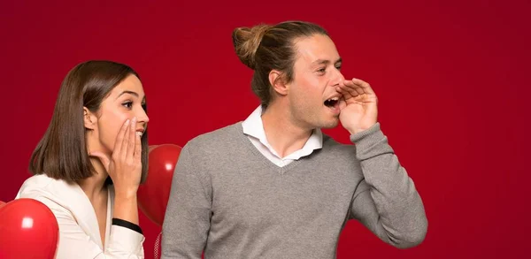 Koppel Dag Van Valentijnskaart Schreeuwen Met Mond Wijd Open Voor — Stockfoto