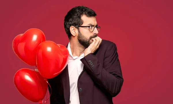 Man Dag Van Valentijnskaart Een Beetje Zenuwachtig Bang Putting Handen — Stockfoto