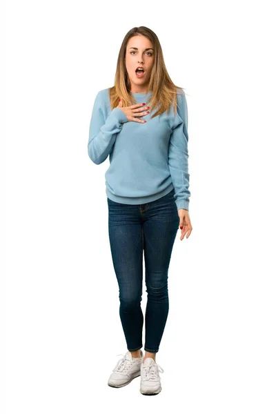 Full Body Blonde Woman Blue Shirt Surprised Shocked While Looking — Stock Photo, Image