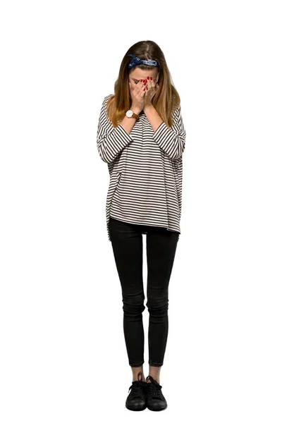 Полнометражный Снимок Молодой Женщины Платке Усталым Больным Выражением Лица Изолированном — стоковое фото