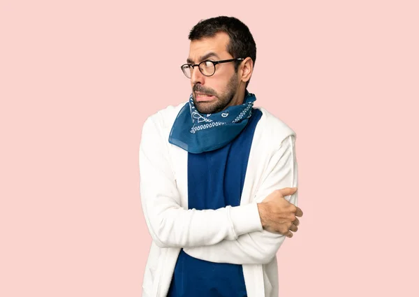 Hombre Guapo Con Gafas Poco Nervioso Asustado Presionando Los Dientes —  Fotos de Stock