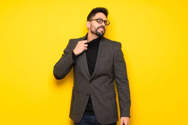 Homem Bonito Com Óculos Com Expressão Cansada Doente — Fotografia de Stock