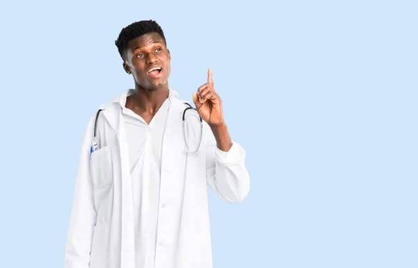 Afro Amerikai Orvos Azzal Szándékkal Hogy Megoldás Rájön Miközben Felemelte — Stock Fotó
