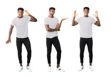 Karanlık kümesi sürpriz ve şok yüz ifadesi ile çizgili gömlekli adam derili. Ağzı açık çünkü ne oldu beklemeyin