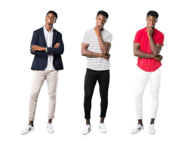 Karanlık dizi çok ellerini göğsüne koyarak süre gülümseyen adam derili