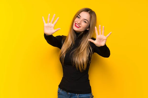Young Pretty Woman Yellow Background Counting Ten Fingers — Stock Photo, Image