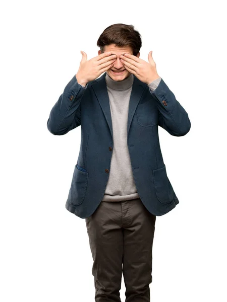 Homem Adolescente Com Gola Alta Cobrindo Olhos Pelas Mãos Surpreso — Fotografia de Stock