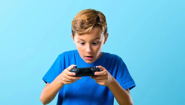 Ragazzo Che Gioca Alla Console — Foto Stock