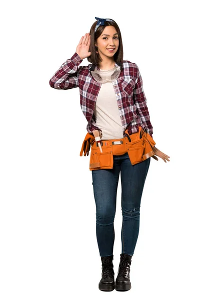 Uma Foto Completa Uma Jovem Trabalhadora Ouvindo Algo Colocando Mão — Fotografia de Stock