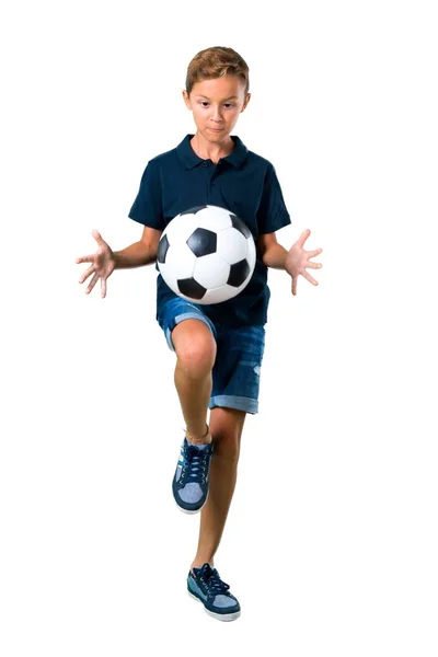 Klein Kind Voetballen Geïsoleerde Witte Achtergrond — Stockfoto