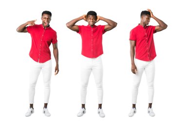 Genç Afro-Amerikan adam kümesini alır eller başının üstüne çünkü migren vardır