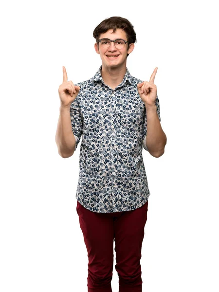 Tonåringen Mannen Med Blomman Skjorta Och Glasögon Peka Med Pekfingret — Stockfoto