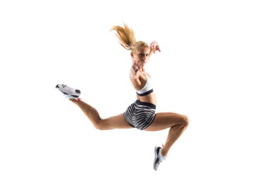 Genç dansçı izole üzerinde beyaz atlama 