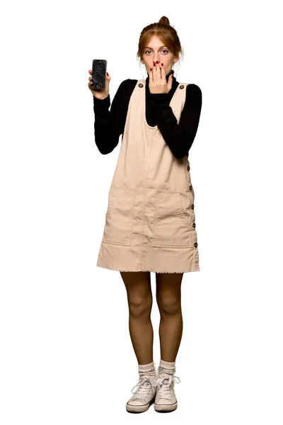 Uma Foto Completa Uma Jovem Ruiva Com Telefone Quebrado Sobre — Fotografia de Stock
