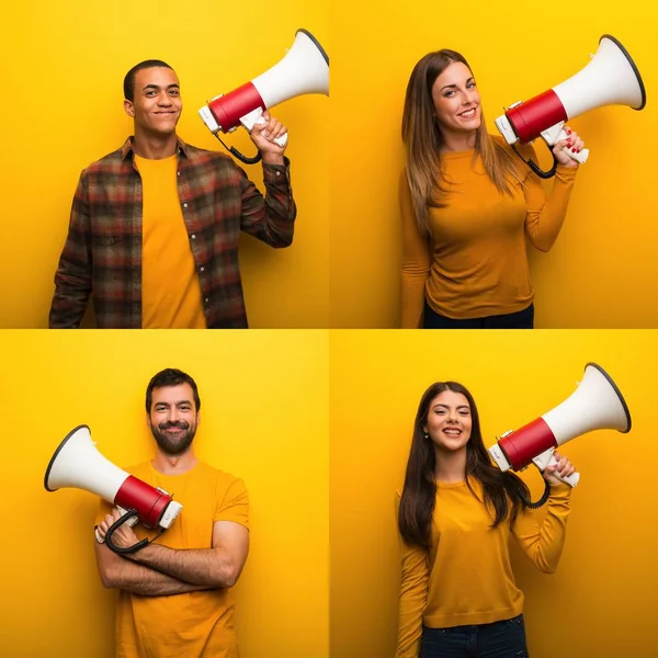 Gruppe Von Menschen Mit Megafon — Stockfoto