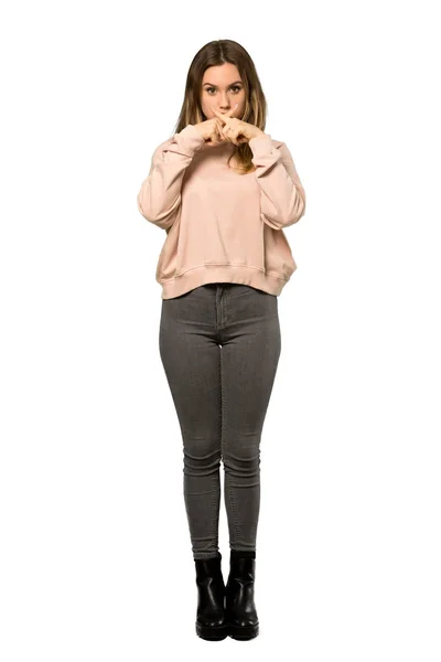 Полнометражный Снимок Девочки Подростка Розовом Свитере Показывающий Знак Молчания Изолированном — стоковое фото