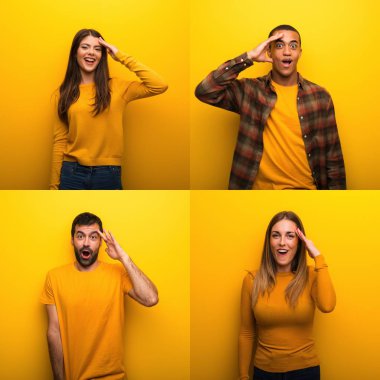 Bir grup insan bir şeyin farkına vardı ve çözüme ulaşmaya çalışıyor.