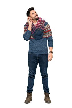 Bir fikir izole beyaz arka plan üzerinde kafa çizilmemesi süre düşünme hippi adamın tam uzunlukta atış