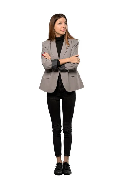 ビジネス女性のフルレングスのショットは 分離の白い背景の上に肩を持ち上げながらジェスチャーを疑問します — ストック写真