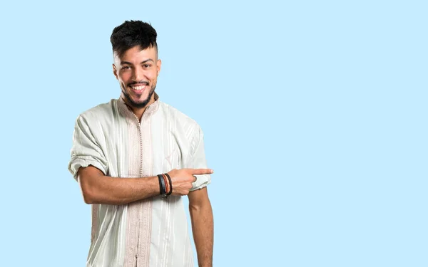 Arabischer Junger Mann Typisch Arabischer Kleidung Der Mit Dem Zeigefinger — Stockfoto