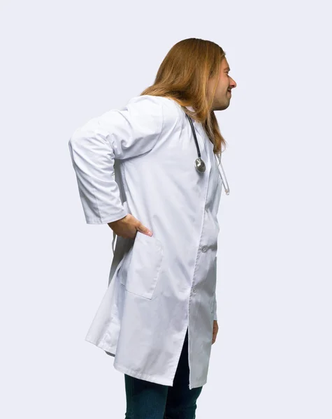 Doctor Hombre Que Sufre Dolor Espalda Por Haber Hecho Esfuerzo — Foto de Stock