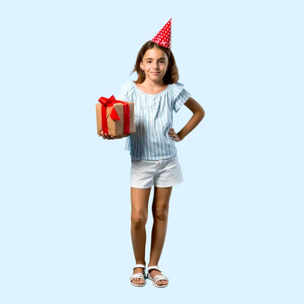 Całe Ciało Dziewczynka Przyjęcie Urodzinowe Posiadający Dar Pozowanie Ramion Biodra — Zdjęcie stockowe