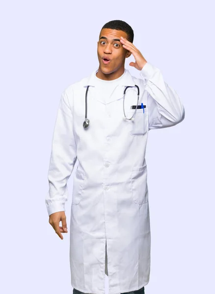Afro Amerikai Fiatalember Orvos Rájön Hogy Valami Már Azzal Szándékkal — Stock Fotó