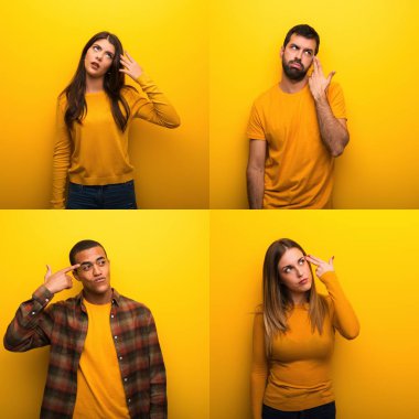 İntihar jesti yapmakta zorlanan bir grup insan