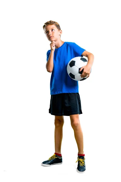 Een Full Length Schot Van Jongen Voetballen Denken Geïsoleerde Witte — Stockfoto